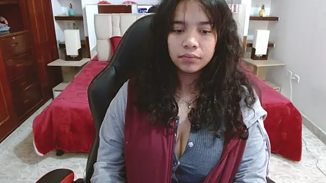 laureentt  online show from 7, 3, 2025