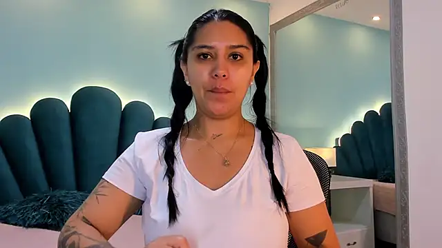 sharlott18 online show from 4, 12, 2025