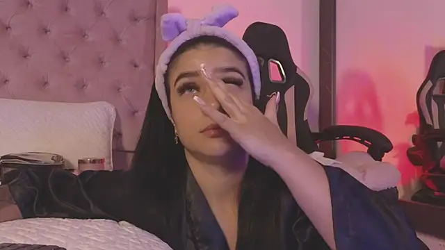  Linoshka 1 online show from 17, 4, 2026