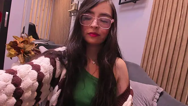 Eva Macalliter online show from 28, 11, 2025