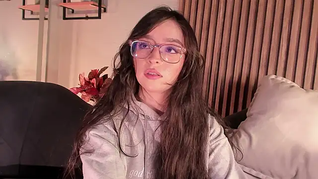 Snapshot of Eva_Macalliter chatting on 20, 5, 2026 Eva Macalliter online show from 20, 5, 2026