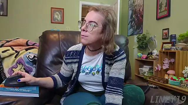 Snapshot of Linzy_19 chatting on 24, 1, 2025 Linzy 19 online show from 24, 1, 2025