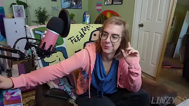 Snapshot of Linzy_19 chatting on 11, 3, 2025 Linzy 19 online show from 11, 3, 2025