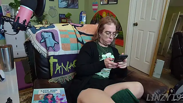 Snapshot of Linzy_19 chatting on 12, 3, 2025 Linzy 19 online show from 12, 3, 2025