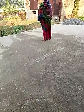 COUPLLE VILLAGE online show from 9, 11, 2025