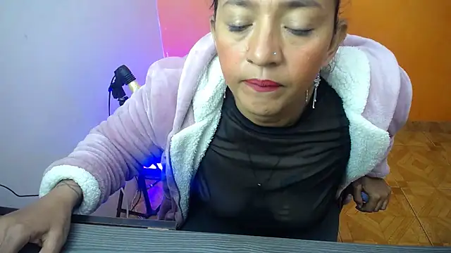 daleska ayala 1 online show from 24, 1, 2025