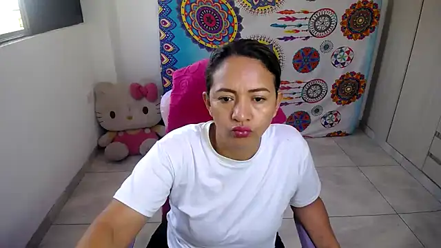 Snapshot of daleska_ayala_1 chatting on 18, 12, 2025 daleska ayala 1 online show from 18, 12, 2025