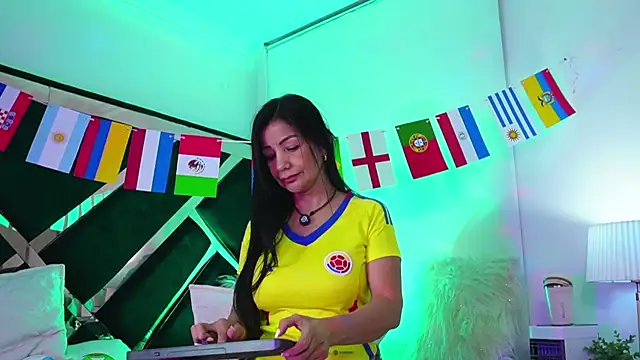 Snapshot of EVA45LOVES chatting on 11, 6, 2026 EVA45LOVES online show from 11, 6, 2026