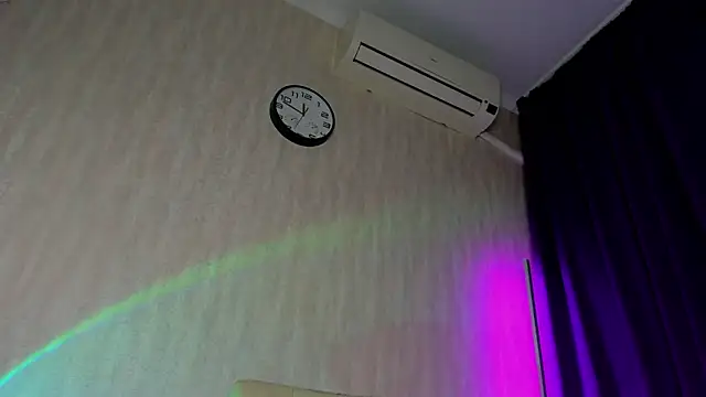 Snapshot of Miss_Kreez chatting on 9, 9, 2025 Miss Kreez online show from 9, 9, 2025