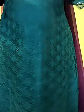 Snapshot of lovely_zara chatting on 24, 12, 2024 lovely zara online show from 24, 12, 2024