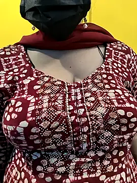 Snapshot of lovely_zara chatting on 2, 1, 2025 lovely zara online show from 2, 1, 2025