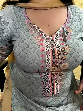 Snapshot of lovely_zara chatting on 30, 1, 2025 lovely zara online show from 30, 1, 2025