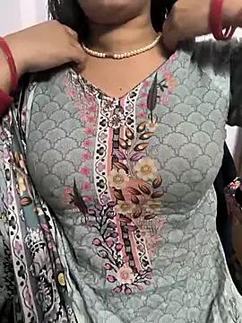 Snapshot of lovely_zara chatting on 7, 3, 2025 lovely zara online show from 7, 3, 2025