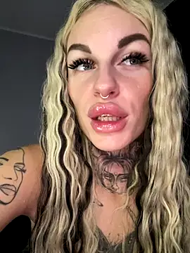 Snapshot of angel_devil_forever chatting on 9, 9, 2025 angel devil forever online show from 9, 9, 2025