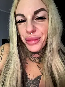 Snapshot of angel_devil_forever chatting on 10, 9, 2025 angel devil forever online show from 10, 9, 2025