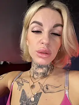 Snapshot of angel_devil_forever chatting on 13, 11, 2025 angel devil forever online show from 13, 11, 2025