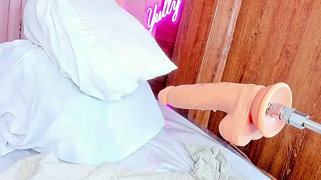 queen yully online show from 22, 3, 2025