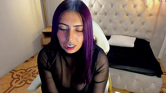 Alice Laurentt online show from 23, 1, 2025