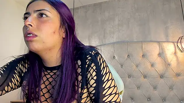 Alice Laurentt online show from 25, 1, 2025