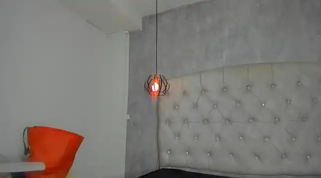 Alice Laurentt online show from 3, 3, 2025