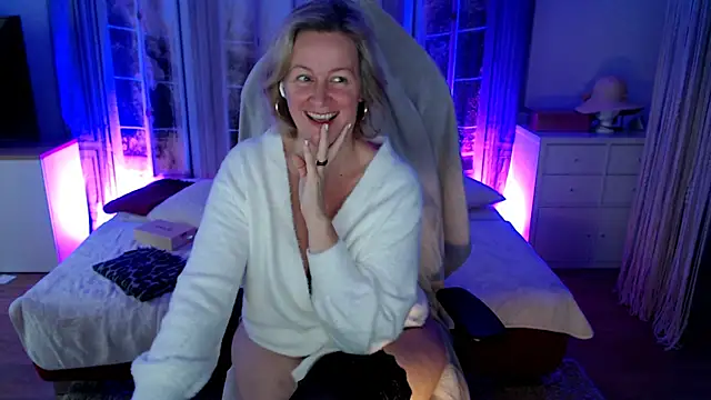 Snapshot of MarleneBloem chatting on 14, 11, 2025 MarleneBloem online show from 14, 11, 2025