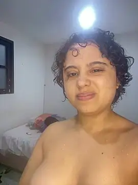 lou cute online show from 17, 4, 2026