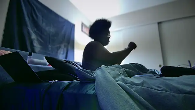 Yagurl  west online show from 2, 2, 2025