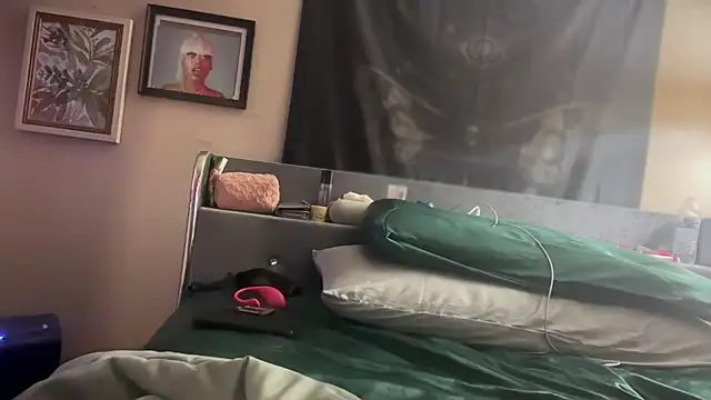 Yagurl  west online show from 6, 2, 2025