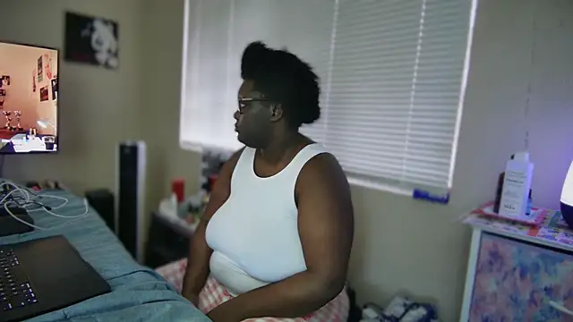 Yagurl  west online show from 17, 2, 2025