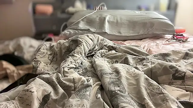 Yagurl  west online show from 20, 2, 2025