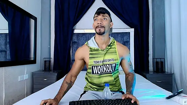 Snapshot of Manolo_Hot1 chatting on 14, 1, 2025 Manolo Hot1 online show from 14, 1, 2025