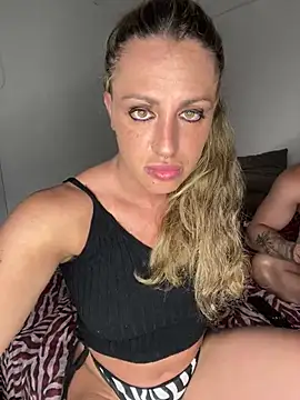 Snapshot of fitcouple1889 chatting on 26, 2, 2025 fitcouple1889 online show from 26, 2, 2025