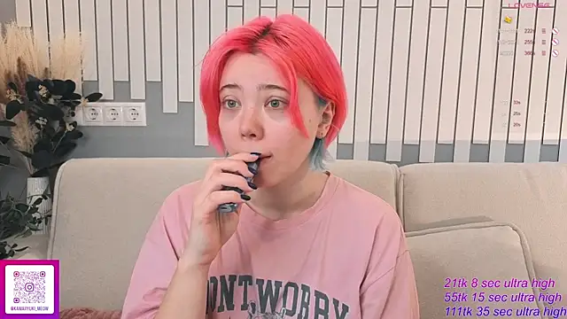   KawaiiYuki   online show from 23, 11, 2025