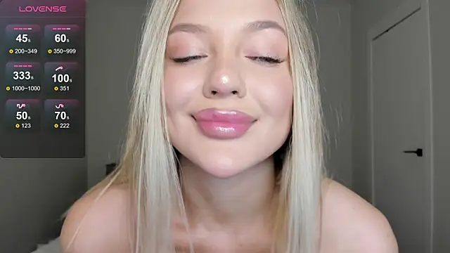 Snapshot of sarahphyllis chatting on 17, 12, 2025 sarahphyllis online show from 17, 12, 2025