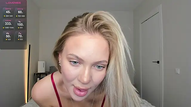 Snapshot of sarahphyllis chatting on 24, 4, 2026 sarahphyllis online show from 24, 4, 2026