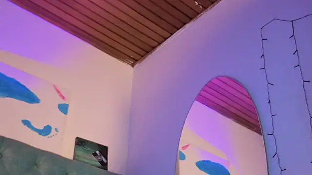 Paola Lyon  online show from 16, 4, 2026