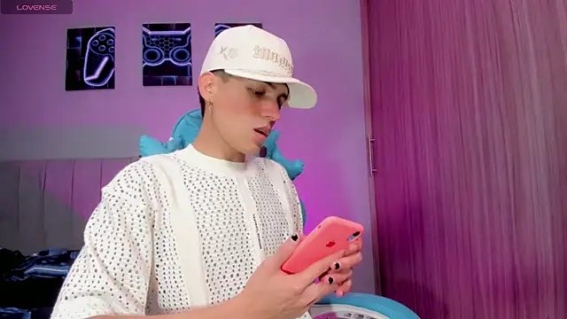 Snapshot of jake_and_joaquin chatting on 23, 9, 2025 jake and joaquin online show from 23, 9, 2025