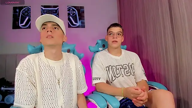 Snapshot of jake_and_joaquin chatting on 26, 9, 2025 jake and joaquin online show from 26, 9, 2025