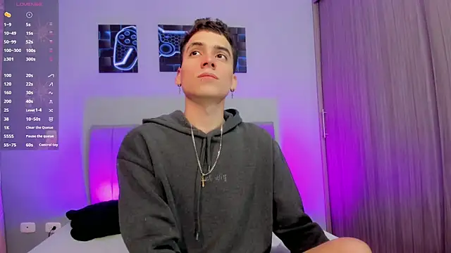 Snapshot of jake_and_joaquin chatting on 18, 11, 2025 jake and joaquin online show from 18, 11, 2025