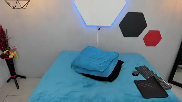 martinaclark online show from 8, 3, 2025