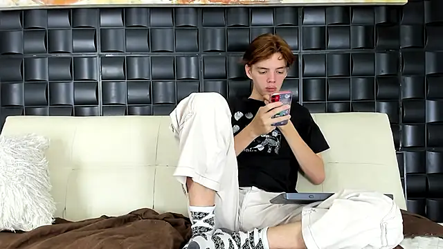 daniel hot03 online show from 19, 3, 2025