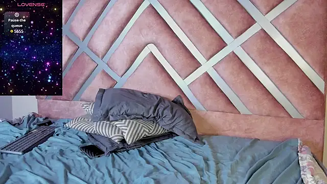 pamela anderson  online show from 28, 12, 2024