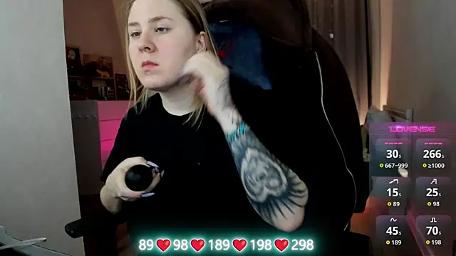 Olivia Munk online show from 20, 12, 2025