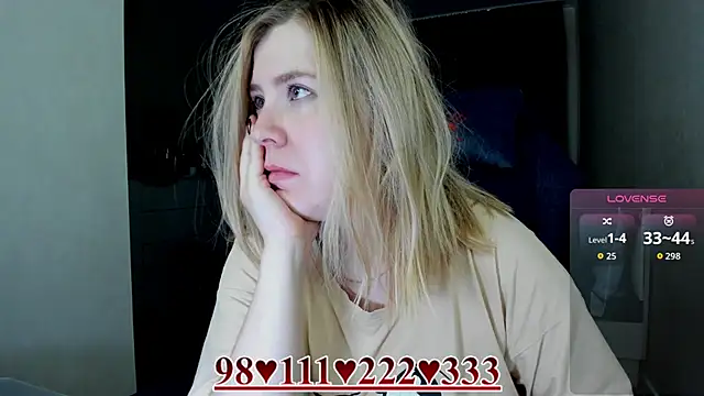Snapshot of Olivia_Munk chatting on 19, 6, 2026 Olivia Munk online show from 19, 6, 2026