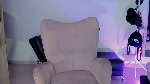 Snapshot of selene_king2 chatting on 4, 10, 2025 selene king2 online show from 4, 10, 2025