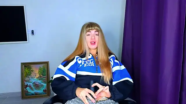 Snapshot of _comefeelme_ chatting on 27, 10, 2025 comefeelme online show from 27, 10, 2025