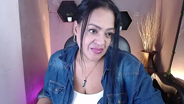 Snapshot of menfismuller2 chatting on 8, 9, 2025 menfismuller2 online show from 8, 9, 2025