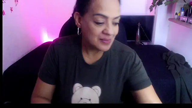 Snapshot of menfismuller2 chatting on 21, 11, 2025 menfismuller2 online show from 21, 11, 2025