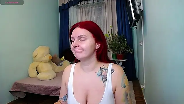 Snapshot of NikaLee chatting on 7, 12, 2024 NikaLee online show from 7, 12, 2024