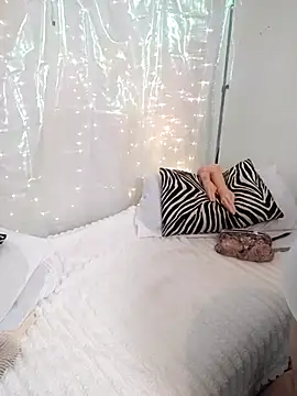 Snapshot of MaggieMoonxxx chatting on 16, 3, 2025 MaggieMoonxxx online show from 16, 3, 2025